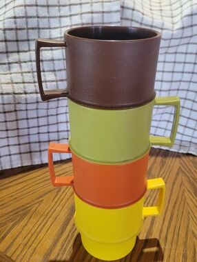 Tupperware Vintage Stackable Brown Green Orange Yellow Plastic Mugs - Set of 4
